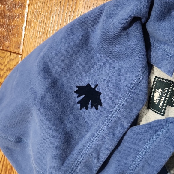 Roots Boys Sweatshirt - 9-10 - Picture 3 of 4